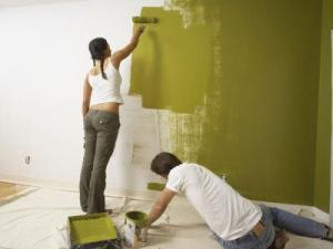 Как покрасить стены валиком